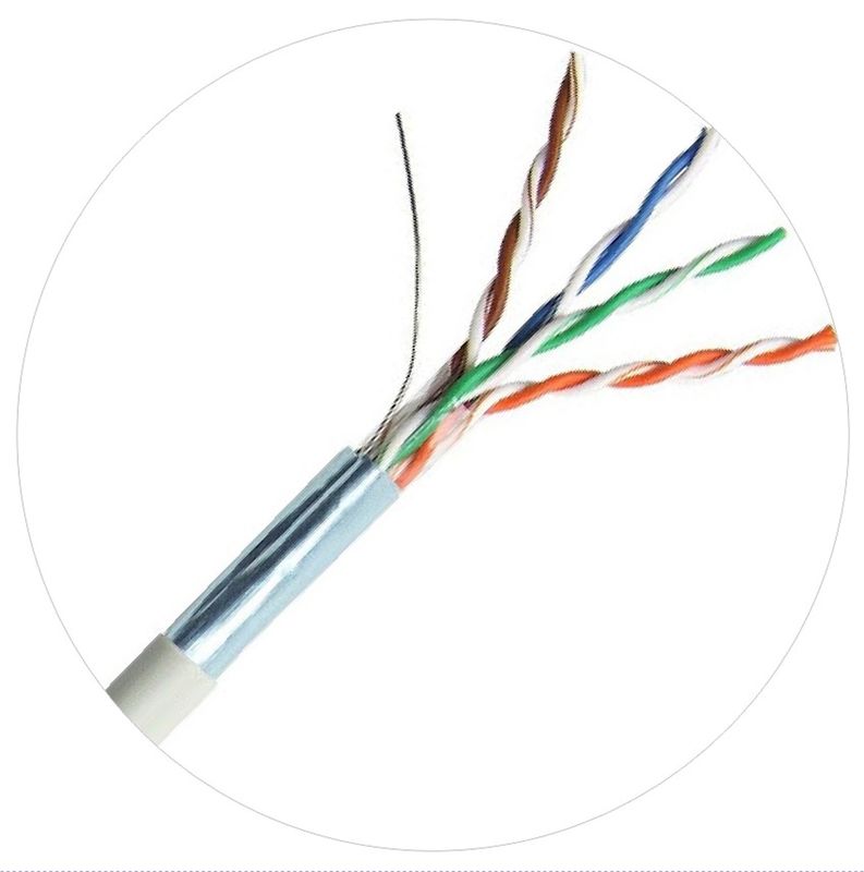 UTP FTPの固体泡のPEネットワーク パッチ・コードのCat 5 LANケーブル100ft
